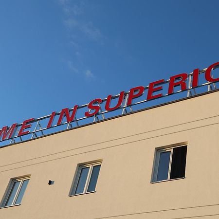 Home In Superior如家 Surcin Екстер'єр фото
