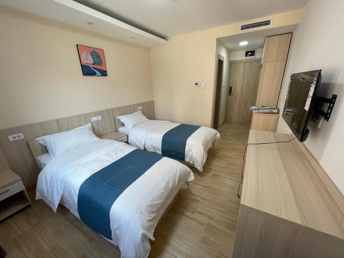 Home In Superior如家 Surcin Екстер'єр фото