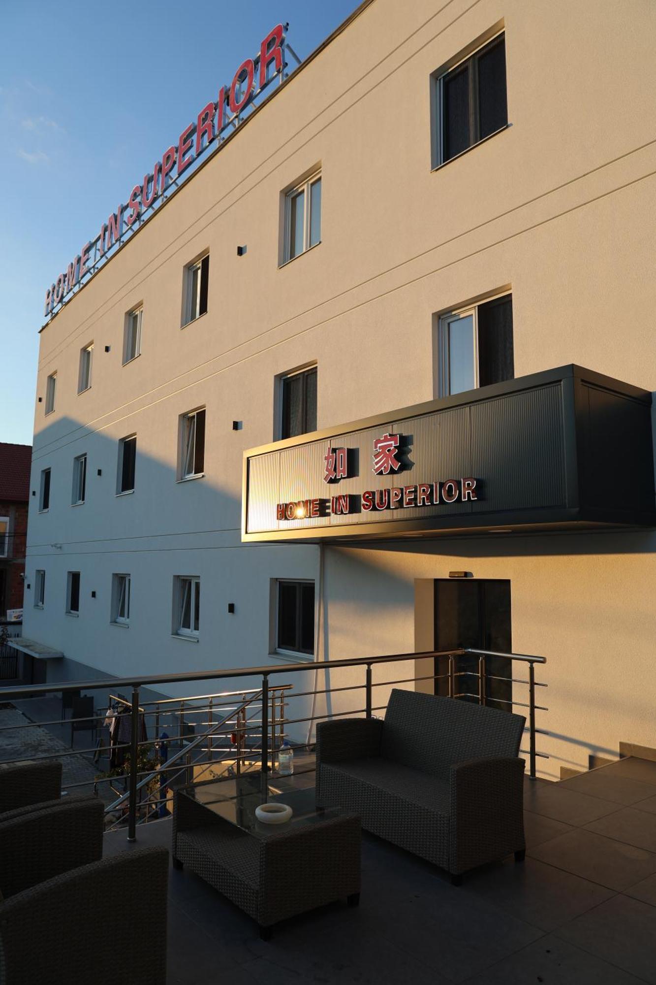 Home In Superior如家 Surcin Екстер'єр фото
